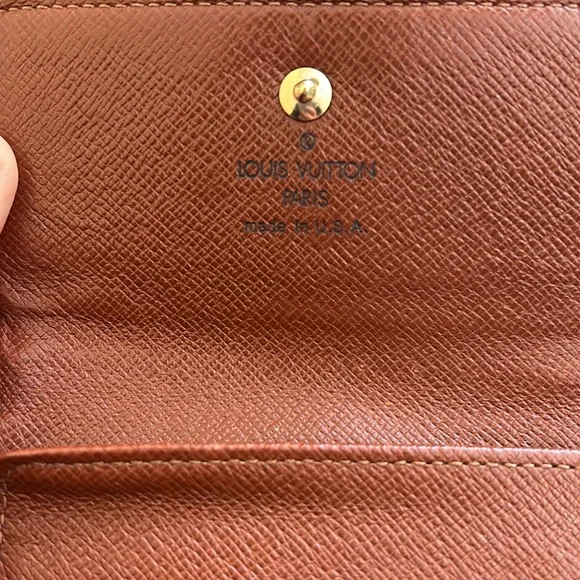 Louis Vuitton Wallet - Picture 8 of 11